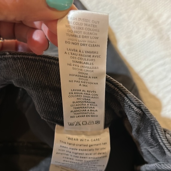 Good American denim. NWT Size 6/28. - Picture 14 of 14